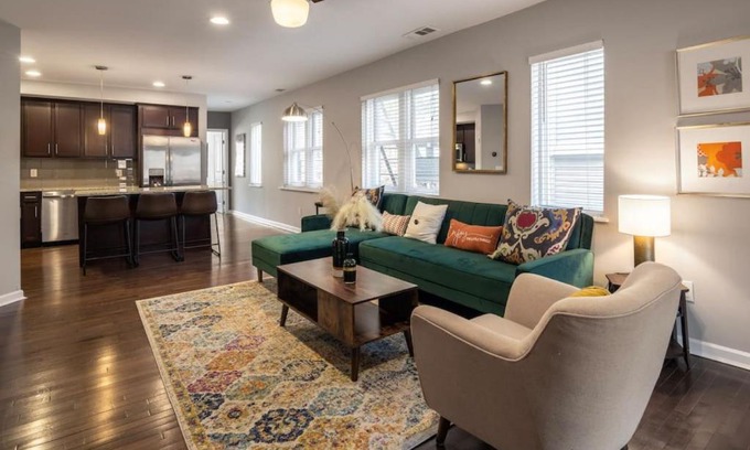 Mount Auburn Apartment | Two Comfy Condos Near City Center OTR UC Zoo
