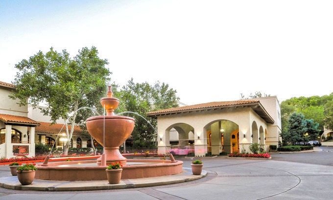 Sedona Resort | Two Perfect Sedona Rooms w/Poolside Relaxation, Outdoor BBQ & Full Kitchen