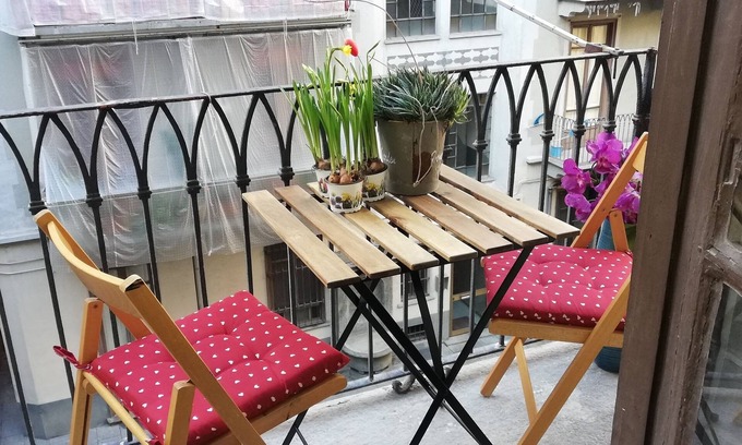 Cit Turin House | Two-room apartment downtown Porta Susa, sleeps 4, parking space, air conditioning
