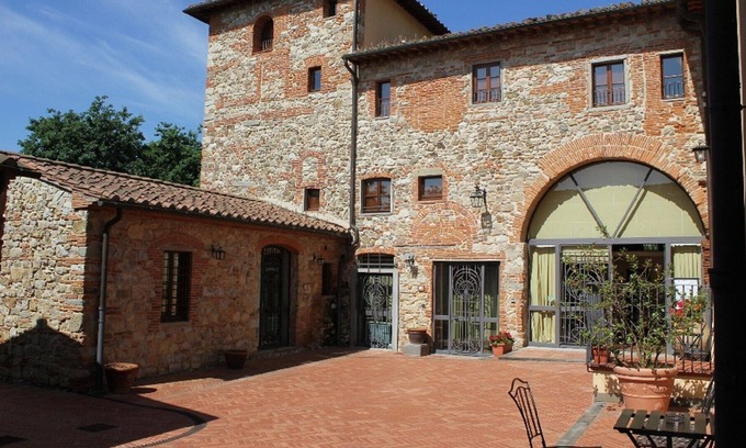 Santomato Apartment | Two-room apartment "Farm CASALBOSCO" an ancient medieval village in the countryside