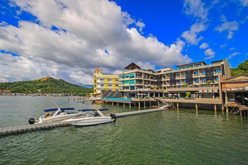 Coron Town Proper Hotel | Two Seasons Coron Bayside Hotel