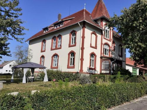 Friedrichsfeld House | Two separate farmhouse apartments under one roof