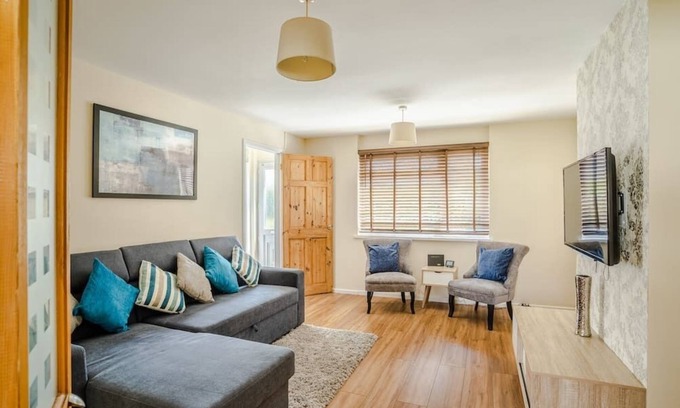 Pontlliw and Tircoed House | Twyn Lodge - 3 Bed House