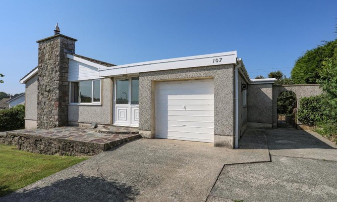 Benllech House | Ty Bedw