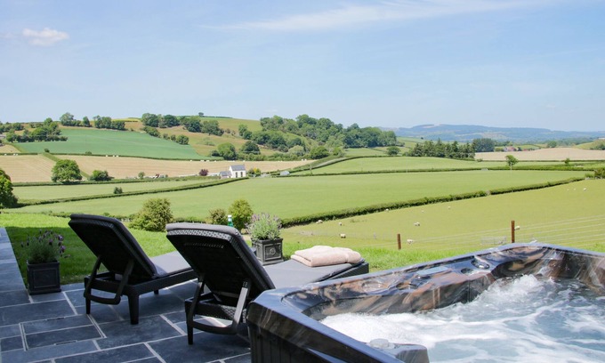 Montgomery Cottage | TY HIRAETH, family friendly, luxury holiday cottage in Montgomery