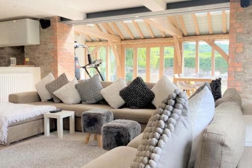 Glasbury House | Ty Hobi Bach - at the foot of the Black Mountains