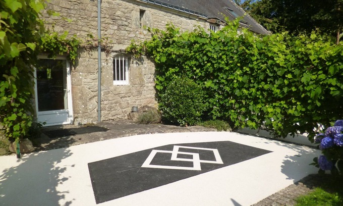 Bieuzy Cottage | Ty Kreiz cottage: comfort and character in 15th century walls