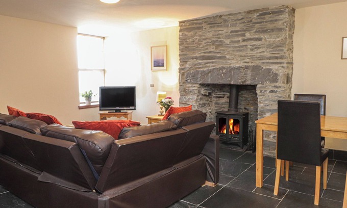 Snowdonia National Park Cottage | TY LLEWELYN, character holiday cottage in Betws-Y-Coed