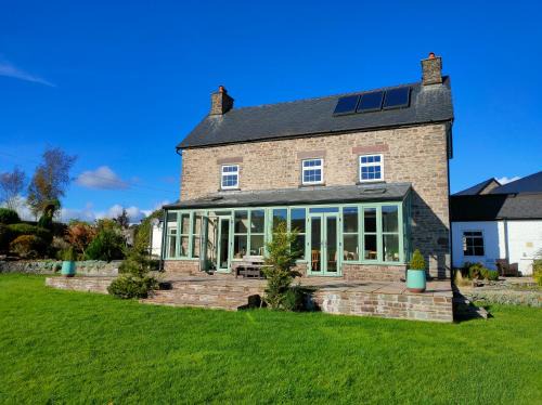 Llanhamlach Bed & Breakfast | Ty Newydd B&B