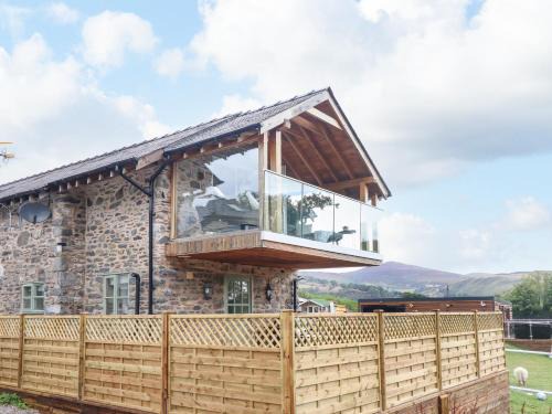 Glyndyfrdwy House | Tyn Y Ceubren Bach at Evelyns Retreat