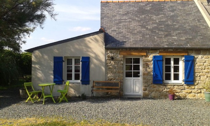 Plomeur Cottage | Typical stone Penty 500m from the POINT OF THE TORCH. Plomeur