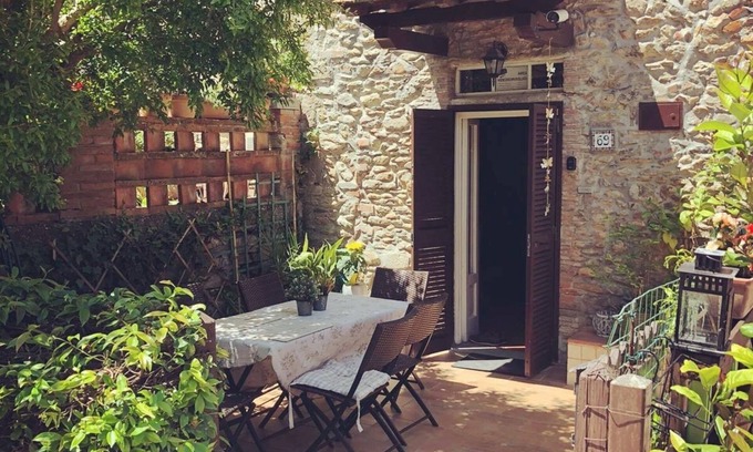 Pieve di Compito House | Typical Tuscan holiday home surrounded by greenery