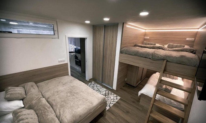 Dolni Morava Apartment | U Králíka, přízemní bezbarierové apartmány A,B,C,D - 50 metrů od vleku - přejdete v lyžácích, pod bobovou dráhou, parkování zdarma, lyžárna s vysoušeči bot,