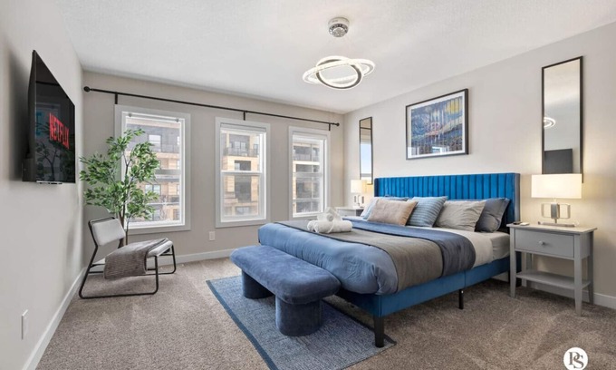 Southeast Calgary House | Ultimate Estate » Central AC » Karaoke » Billiards