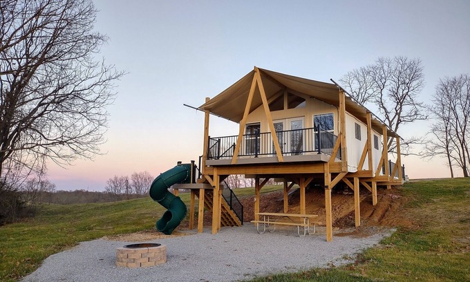 Williamstown Apartment | Ultimate Family Glamping Tent (w/twisty slide)