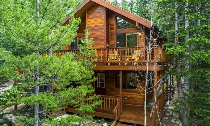 Saint Mary's Cabin | Ultimate Rocky Mountain Basecamp- Hiking, Fishing, Rafting