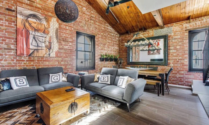 Southbank Apartment | Ultra chic Top Floor New York Style Loft Apartment