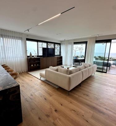 Ramat Negev Apartment | Ultra Luxury Beach Penthouse