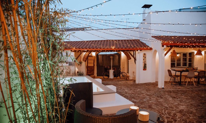 Reguengos de Monsaraz House | Um Recanto Acolhedor, 4 Quartos Cheios de Charme! Pátio Alentejano C/piscina