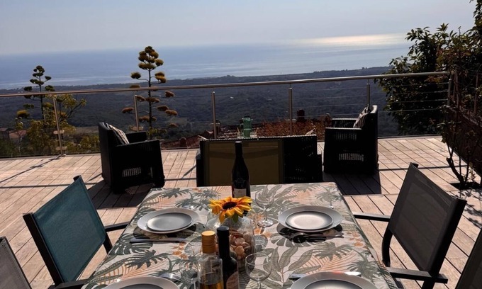 Cervione House | Un Balcon sur la mer