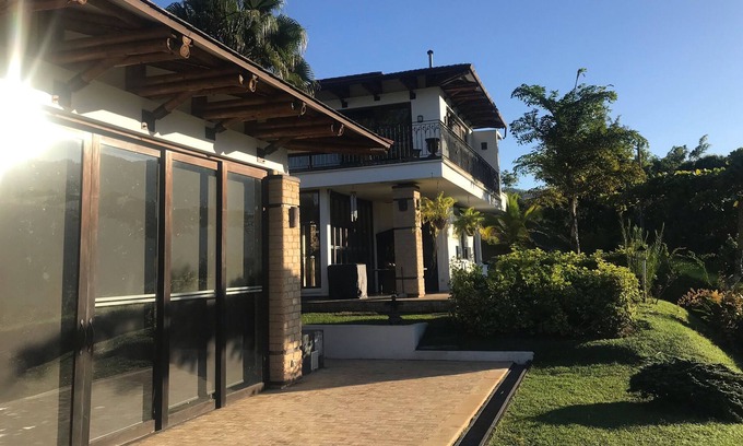 Nocaima House | Un paraíso para disfrutar de vacaciones con familia o para reuniones de negocios