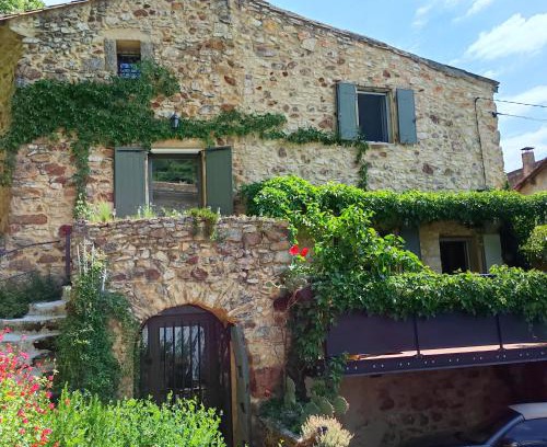 La Capelle-et-Masmolene House | un pied dans la forêt