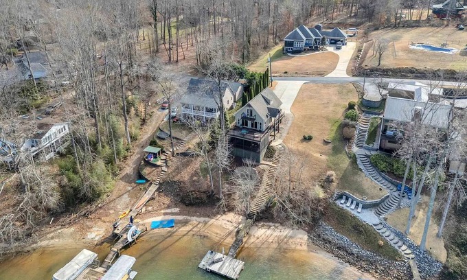 Inman House | Unbeatable lake & mountain views in renovated, family-friendly, lakefront home