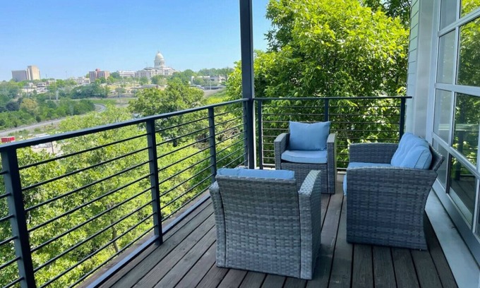 Downtown Little Rock House | Unbeatable Views: Stylish Oasis