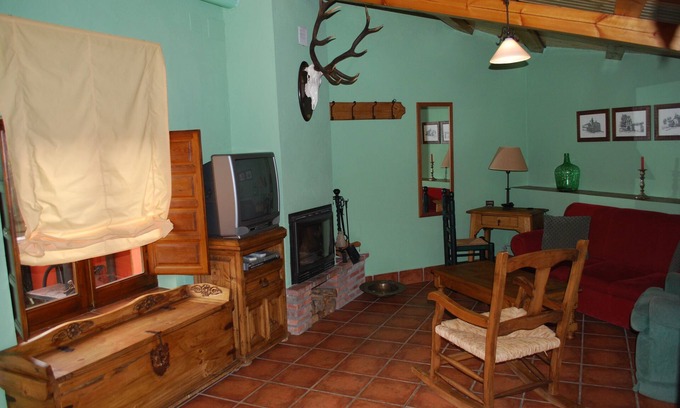 Castrejon de la Pena Cottage | Uncar - La Casina (2 people) Pets allowed