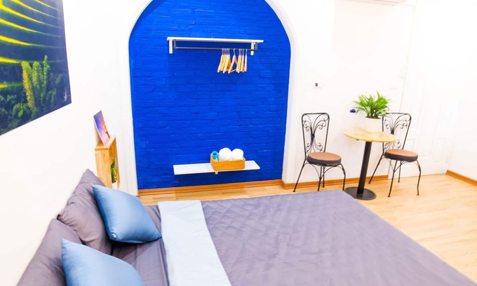 Nhat Tan House | Underground Suite near West Lake, Ha Noi - Em Am Homestay