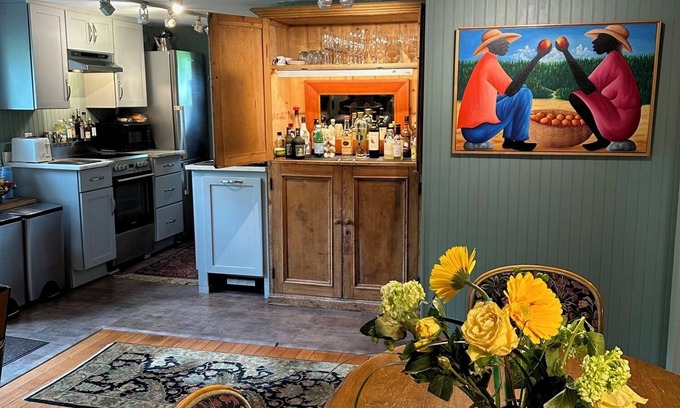 Manchester Center Apartment | Unexpected Style in a Cosy, Convenient In-Town Apartment