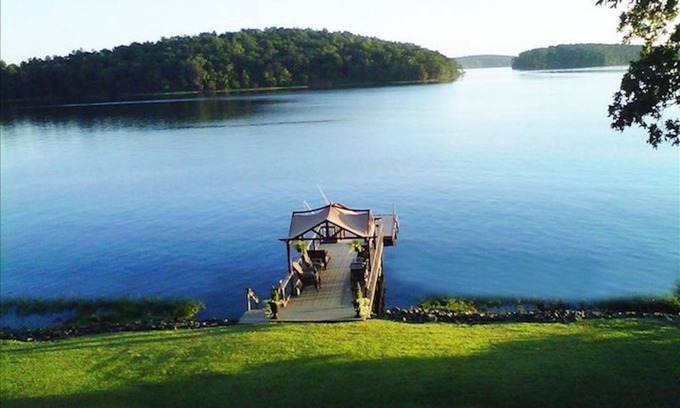 New London House | UNFORGETTABLE Views of Badin Lake & The Uwharries