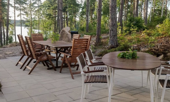 Vetlanda Municipality House | Unikt Sjönära Boende för Hela Familjen i Astrid Lindgrens Småland