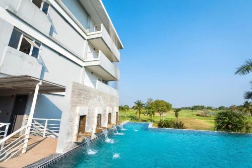 Nakhon Pathom Hotel | Uniland Golf & Resort