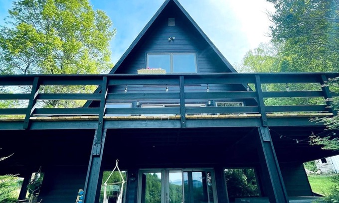 Vilas House | Unique A-Frame Cabin near Boone! Sleeps 6, Hot Tub, large deck