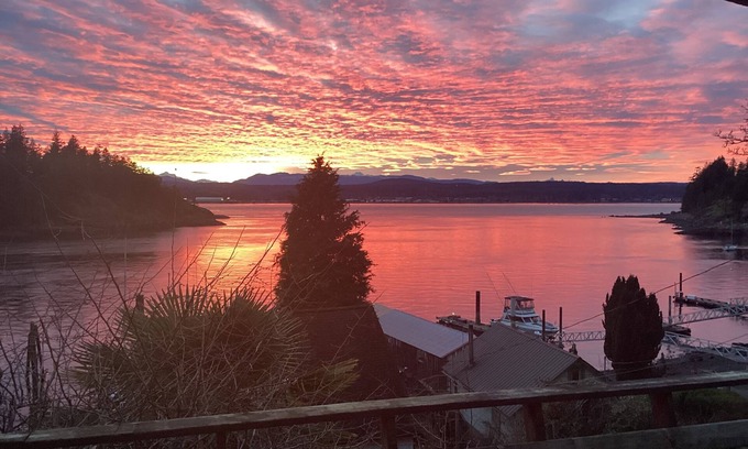 Quathiaski Cove House | Unique and peaceful beach access getaway on Quadra Island. Outstanding view