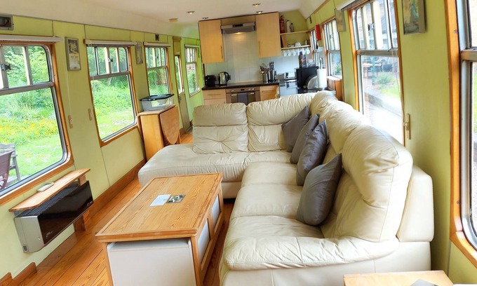 Donnington House | Unique converted railway carriages- self catering sleeps 6