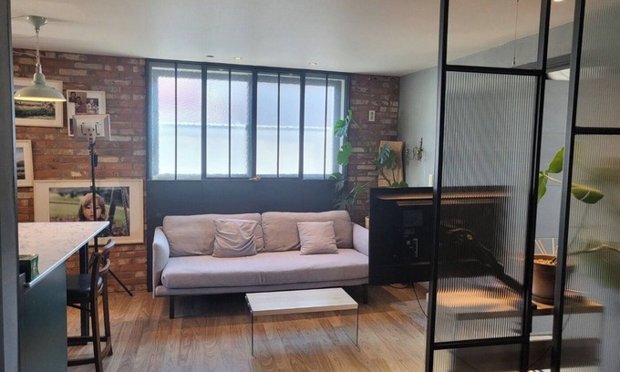 Itaewon Apartment | Unique Exposed Brick 2 Bed Lg open Kitchen w/gym