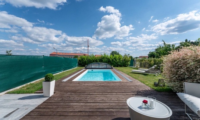 Boranovice House | Unique modern House with swimming pool and elevator