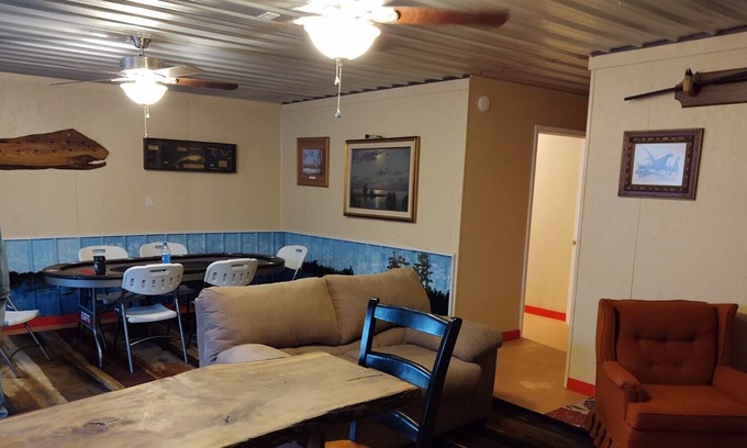 Tiptonville House | Unique property loaded with amenities