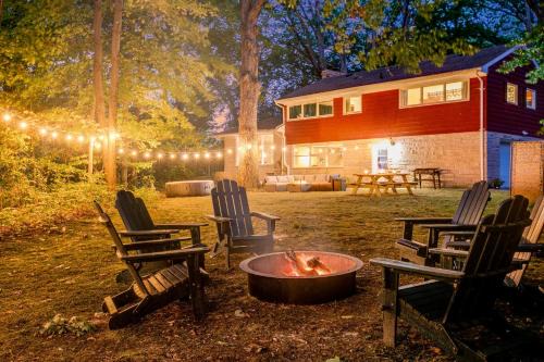 Wheeler House | Unique! Retro 1950's wooded retreat near Indiana Dunes National Park