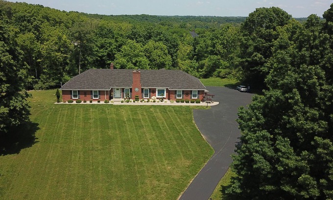 Buechel House | Unique Serenity - Entire Home On Private 3-Acres in Metro. Expo Center, Bourbon