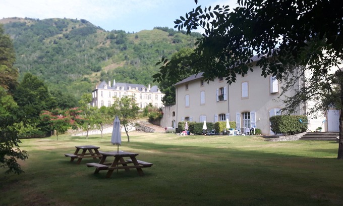 Chateau-Verdun Apartment | Unique Ski/Mountain Apartment In Grounds Of 18th Century Chateau with new pool