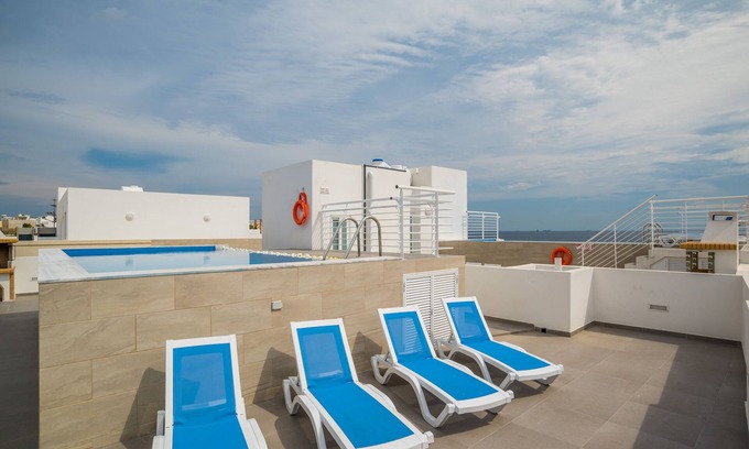 San Tumas Apartment | Unique Villa Apartment with private pool and Sea Views - The Sea-Bank