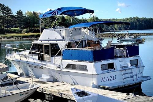 Damariscotta Boat Rental | Unique Yacht Rental in a Peaceful Setting on Damariscotta River, Maine