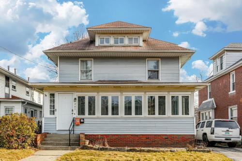 Highland Square Apartment | Unit 1 at Oilgate at Oakdale