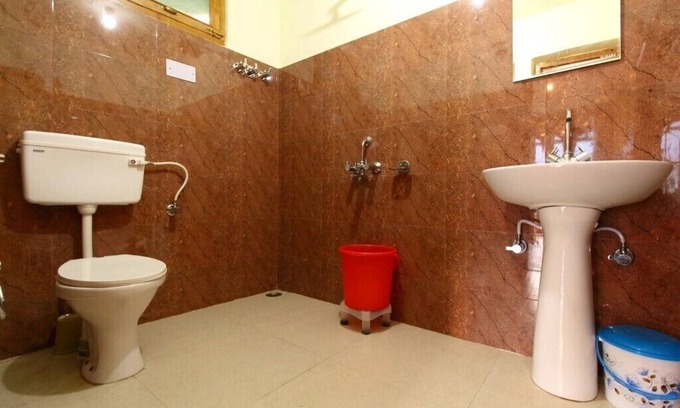 Naggar Bed & Breakfast | Unit 1 Himalayan Brothers Bed & Breakfast