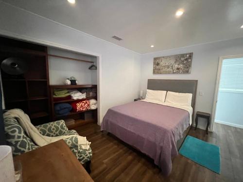 Palms House | Unit B with big yard