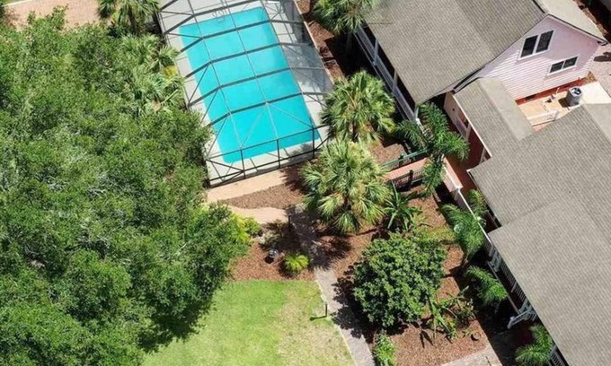 Duckpond House | University House - 8 Bedrooms - Walk to UF/Stadium