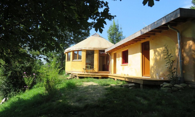 Sainte-Croix-de-Volvestre House | unusual and cozy yurt at the foot of the Pyrenees
